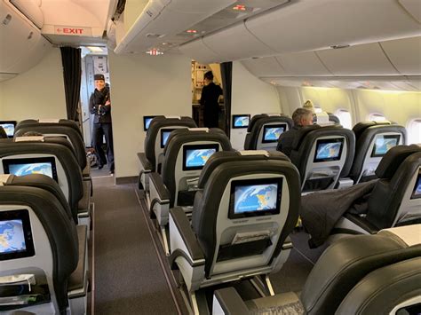 First Impressions: Icelandair 767 Business Class - Live and Let's Fly