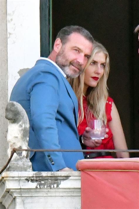 TAYLOR NEISEN and Liev Schreiber Out in Venice 06/27/2022 – HawtCelebs