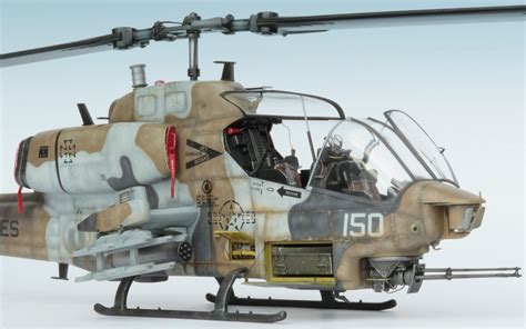 AH-1W Super Cobra - Model Aces