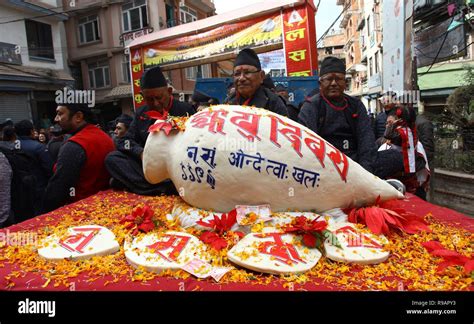 Kathmandu, Nepal. 22nd Dec, 2018. People from Newar community participate in a parade ...