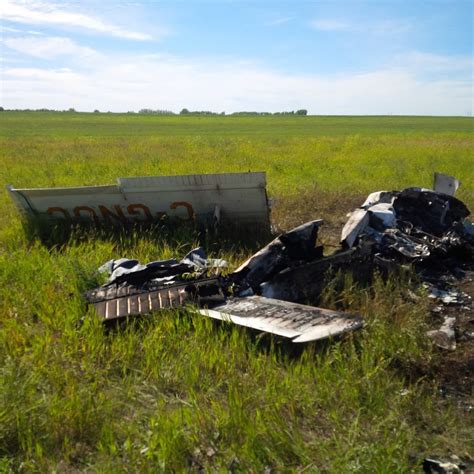 2 Canadian Forces officers identified as victims of Canada Day plane crash outside Winnipeg ...