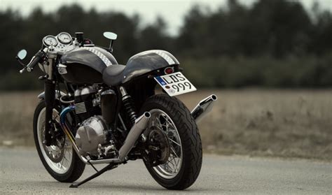 Triumph Thruxton 900 Custom Cafe Racer | Reviewmotors.co