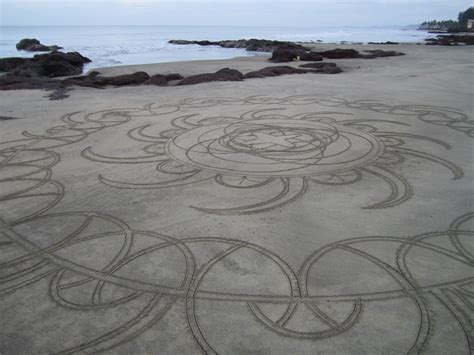 sand mandala - Google Search | Mandala, Beach, Beach sand