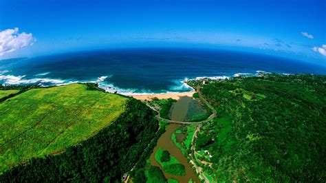 Driving Along the North Shore of Oahu