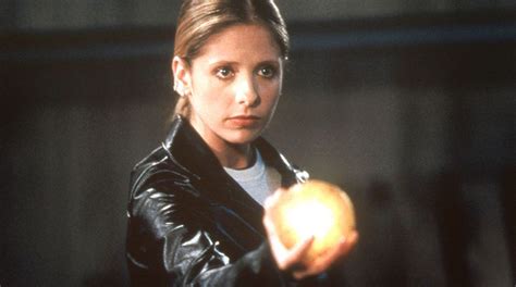 10 Hidden Powers Buffy The Vampire Slayer Has (And 10 Weaknesses)