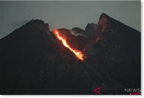 Mt Merapi on Java spews incandescent lava 9 times on Saturday, January ...