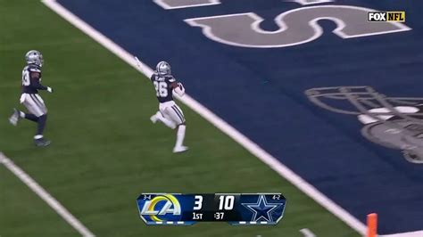 Daron Bland returns an interception 30 yards for a TD to extend Cowboys ...