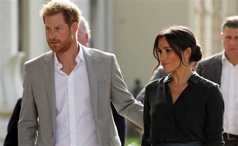 Meghan Markle, Prince Harry Arrive In Australia For First Overseas Tour