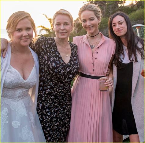 Amy Schumer's Wedding Photos - Jennifer Lawrence & More Celeb Friends ...