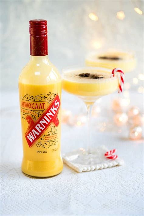 Snowball cocktail