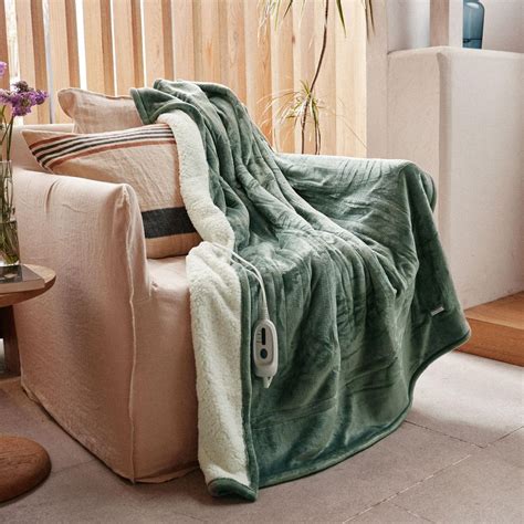 8 Best Heated Blankets of 2024, Tested by Gear Editors