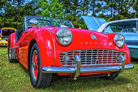 1961 Triumph TR3 2 Door Convertible Photograph by Gestalt Imagery | Fine Art America