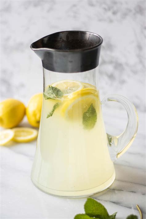 Limonada con Menta (Minty Lemonade)- Food Metamorphosis