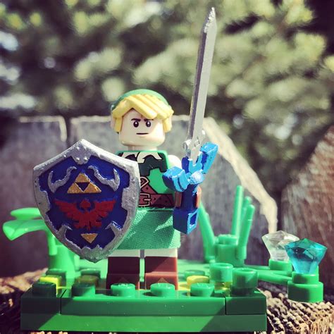 Custom Link Minifigure - painted shield - sword and hat (o… | Flickr