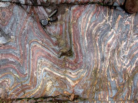 Banded iron formation - Soudan iron-formation member of the Ely Greenstone | Geology rocks ...