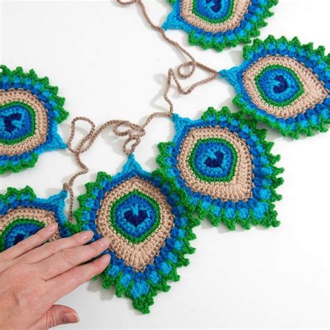 Crochet peacock feather free pattern » Weave Crochet