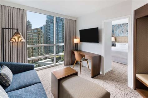 HILTON VANCOUVER DOWNTOWN - Updated November 2024 - 172 Photos & 28 ...