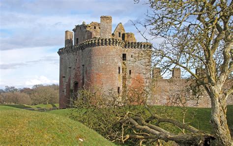 Caerlaverock Castle HD Wallpaper