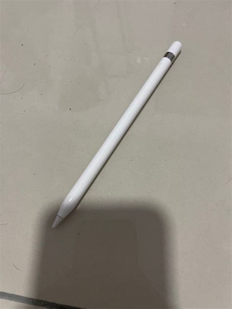 Original apple pencil 1 price fix, Mobile Phones & Gadgets, Tablets, iPad on Carousell