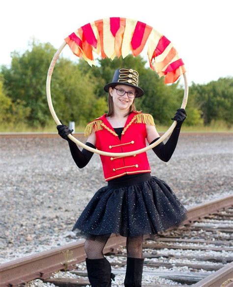 20 DIY Circus Costume Ideas for Family This Halloween