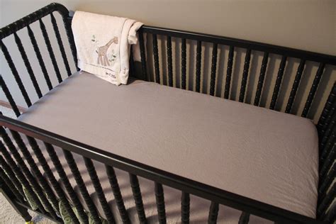 DIY Crib Sheets with 42″ wide fabric | Diy crib, Cribs, Baby crib sheets