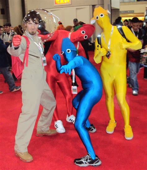 NYCC '12: Pikmin Cosplay by PanicPagoda on DeviantArt