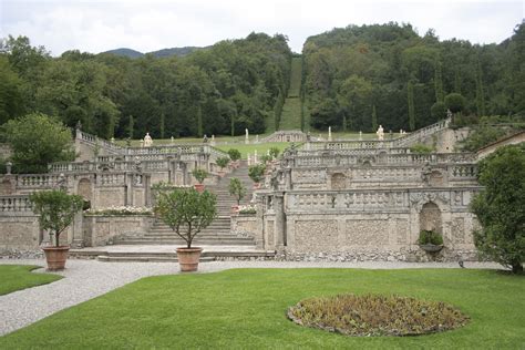 File:Garden of Villa della Porta, Bozzolo 4.jpg - Wikipedia, the free ...