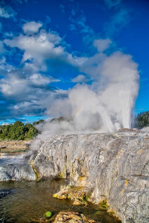 Lake Rotorua Facts, Map & Activities