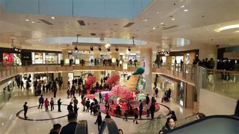 Upmarket Mall at Kowloon Station - Review of Elements (Mall), Hong Kong ...