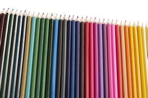 Free Stock Photo 12193 Row of sharp colored pencils | freeimageslive