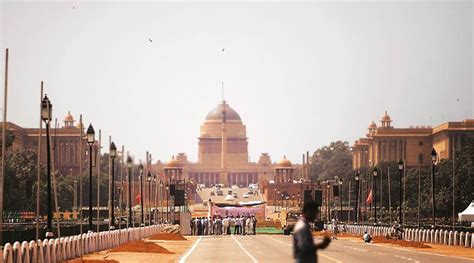 New New Delhi: Triangular Parliament with spires, Rashtrapati Bhavan ...