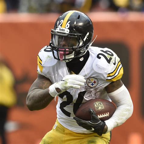 Le'Veon Bell Reportedly Expected to Return to Steelers Before Season ...