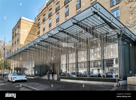 The Berkeley hotel, Wilton Place, Knightsbridge, London, England Stock Photo - Alamy