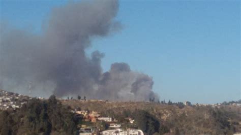 Incendio en sector de Pompeya de Quilpué amenaza viviendas - Epicentro Chile