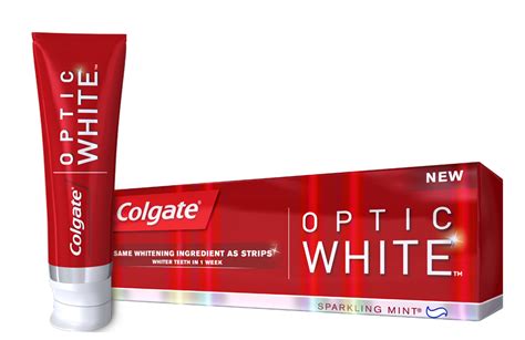 Day to Day of a Dazzling Diva: Colgate Optic White vs. Crest 3D Vivid White