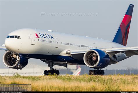 N706DN Delta Air Lines Boeing 777-232LR Photo by William Verguet | ID 847120 | Planespotters.net