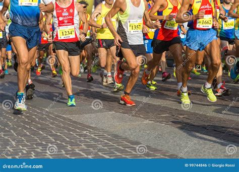 People Running in City Marathon Editorial Photo - Image of people ...