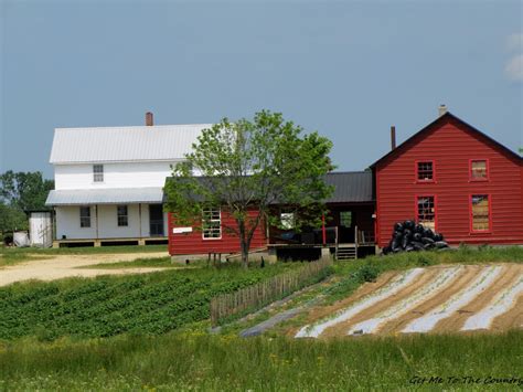 Get Me To The Country: Amish Community in Springtime