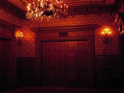 Disneyland Haunted Mansion- foyer music - YouTube