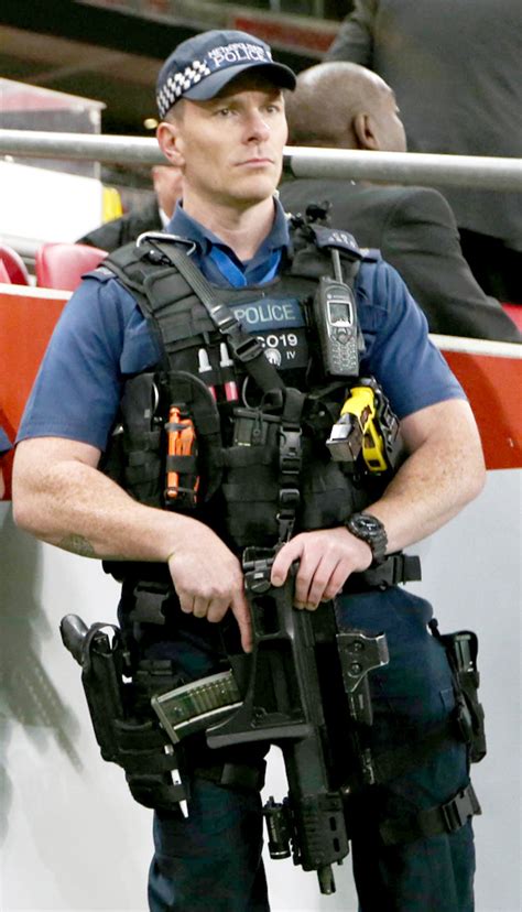 Armed police equipment : r/policeuk