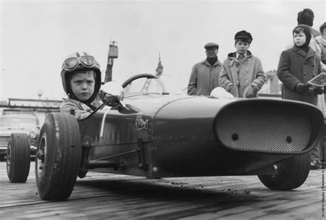 A Collection of 11 Interesting Vintage Photos of Midget Cars From ...