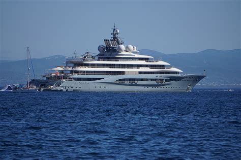 Cornucopia?: Foton: Jeff Bezos beryktade superyacht Flying Fox