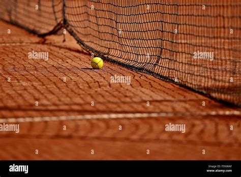 Green clay tennis court hi-res stock photography and images - Alamy