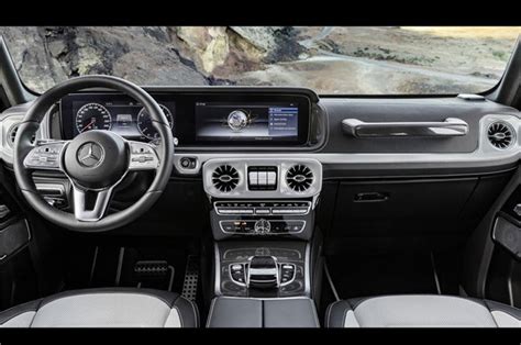 Mercedes G-class interiors, design, dashboard, touchscreen ...