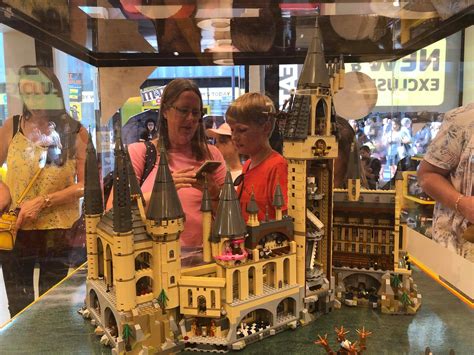 Brickfinder - LEGO Hogwarts Castle On Display At Leicester LEGO Brand Store!