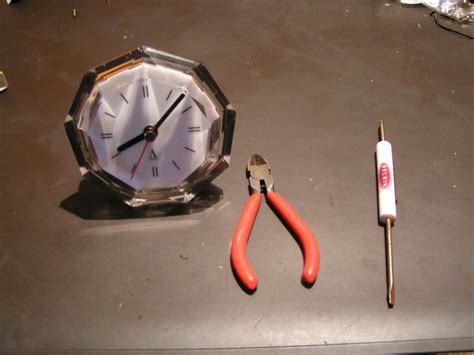 Reverse Clock : 5 Steps - Instructables