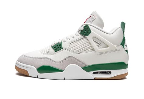 NE - Nike Air Jordan 4 Retro SB, Pine Green - 64354 | Mall of The Emirates