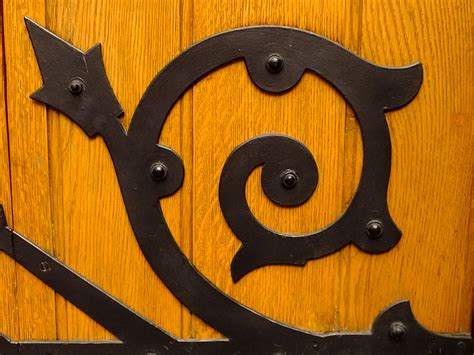 Free Images : wood, number, facade, door, circle, old house, art, circular, doors, carving ...