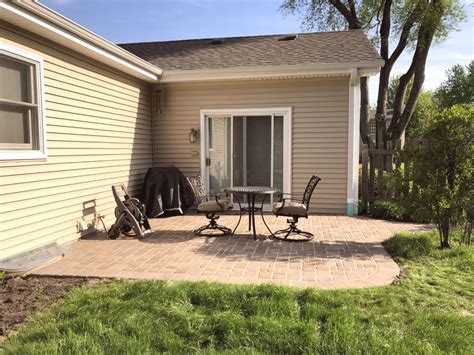 Simple and classy Belgard paver patio. | Paver patio, Outdoor patio decor, Patio