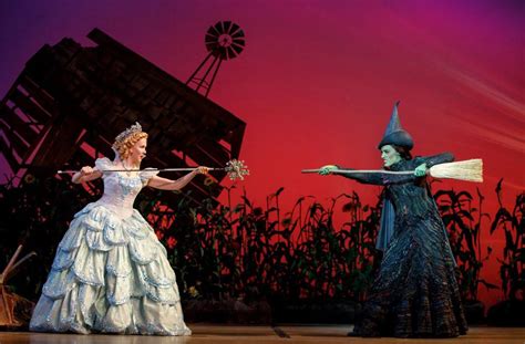 'Wicked' still a mesmerizing production in Chicago